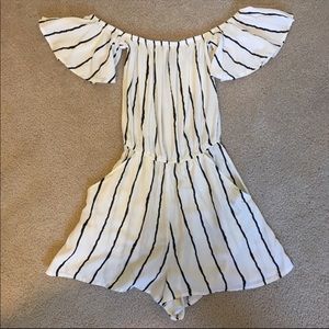 Off the shoulder romper with pockets